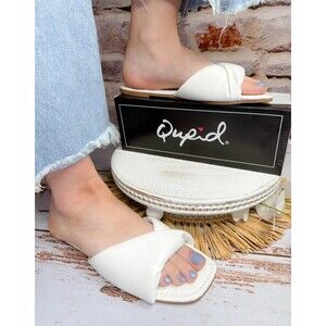 Qupid Tiffany Super Soft Sandal White Size 7